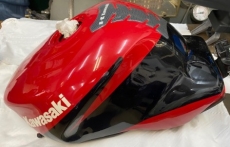 Benzintank Kawasaki ZX-9R 1994-1997 gebraucht.